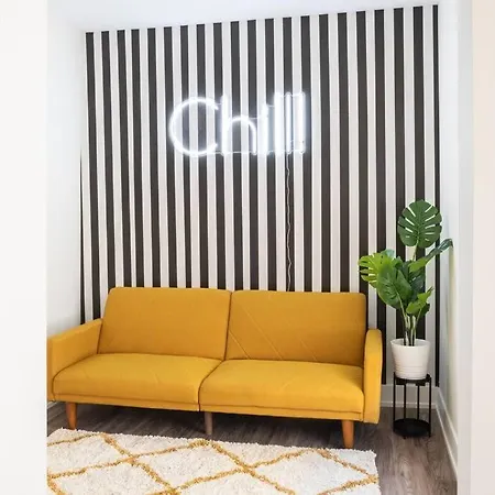 Chic Stay W/ King Bed/Near Beardsley Zoo/Free Parking
